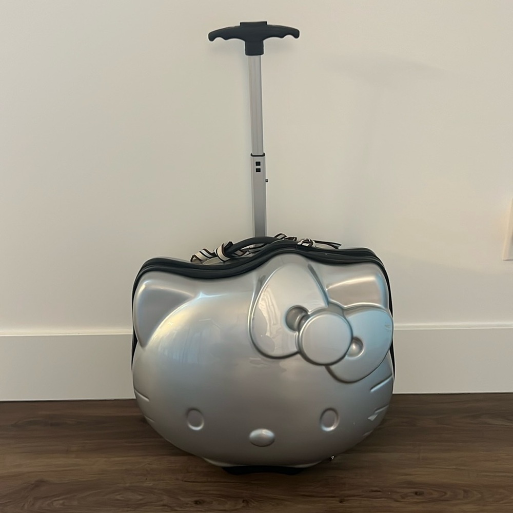 Hello kitty suitcase/luggage